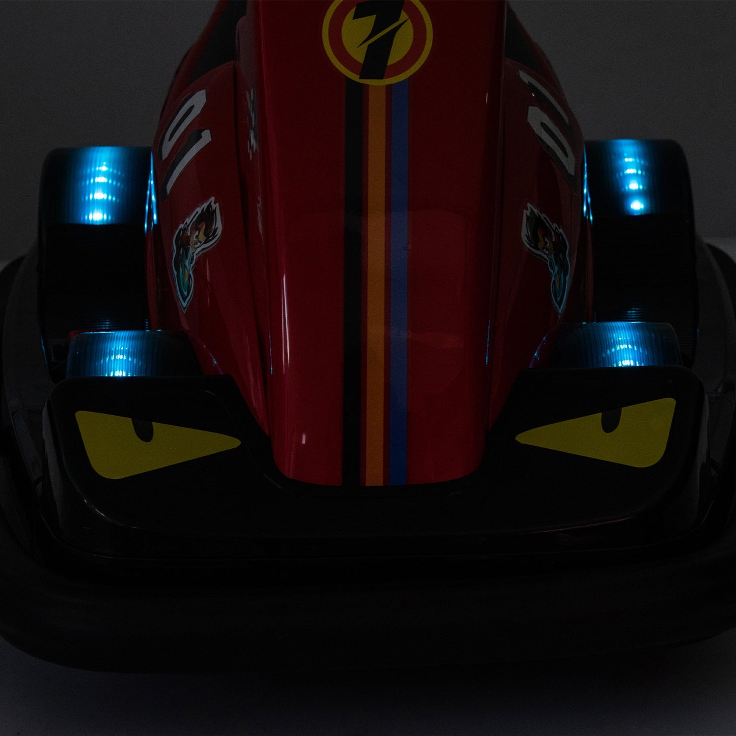 12V Kids Ride On Motor Bumper Car,integrating system,Rotate 360 degrees in place,Collision triggers sound effects and lights,Four-wheel waterfall light,Cute appearance design for kids aged 3-5.
